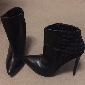 Fahrenheit Checkered Back Heels